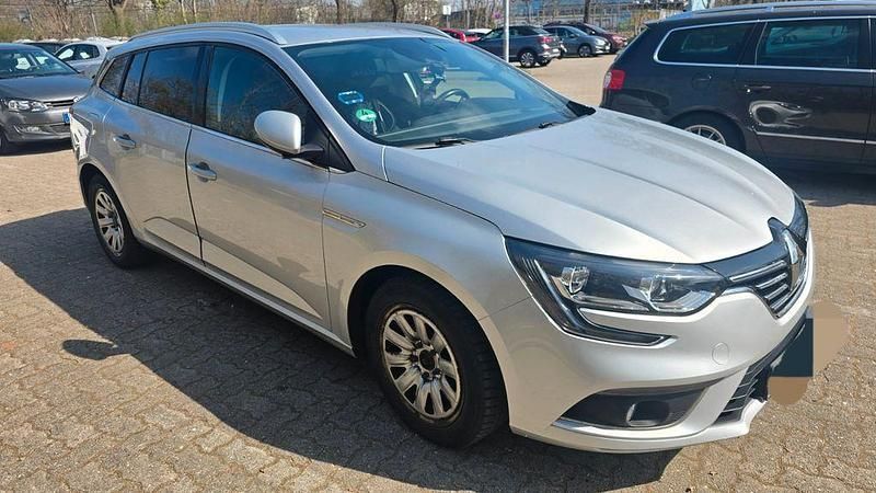 Silber Gebraucht 2017 Renault Mégane IV Intens Limousine | 12.000 € (Guter Preis) - Bild 1/4