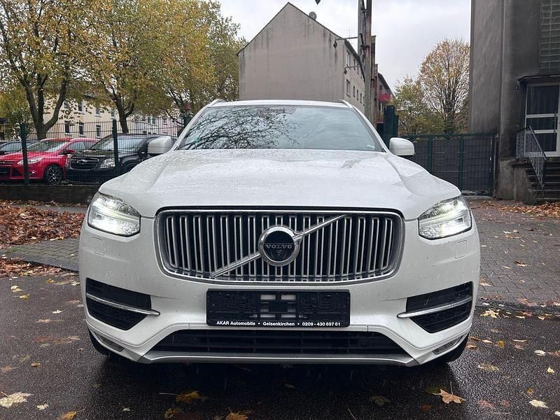 Weiß Gebraucht 2019 Volvo XC90 Inscription SUV | 31.900 € (Fairer Preis) - Bild 1/4