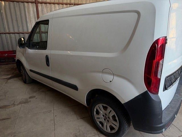 Gebraucht Fiat Doblò 80 PS (58 kW) 2017 Weiß Van / Kleinbus