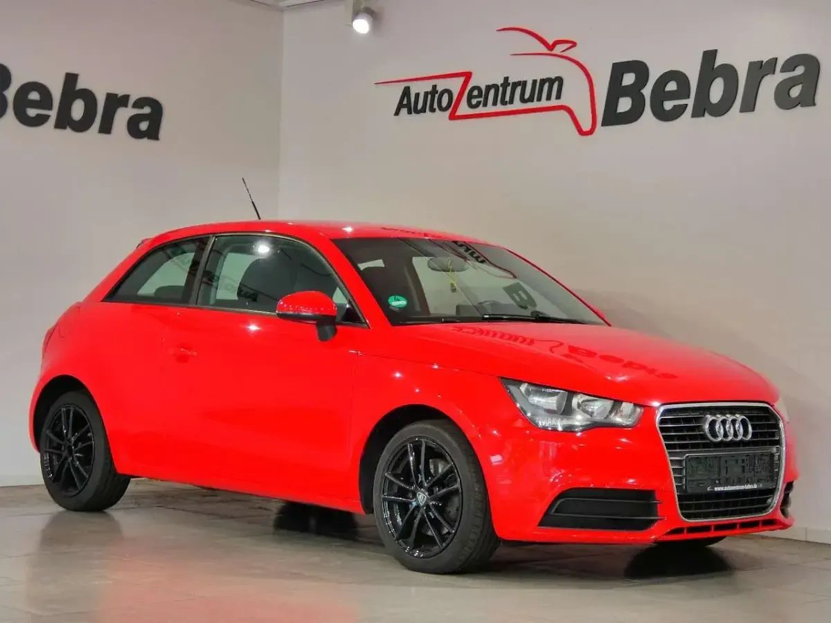 Gebraucht Audi A1 Attraction 105 PS (77 kW) 2011 Misanorot Kleinwagen