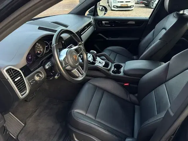 Gebraucht Porsche Cayenne 340 PS (250 kW) 2022 Schwarz SUV