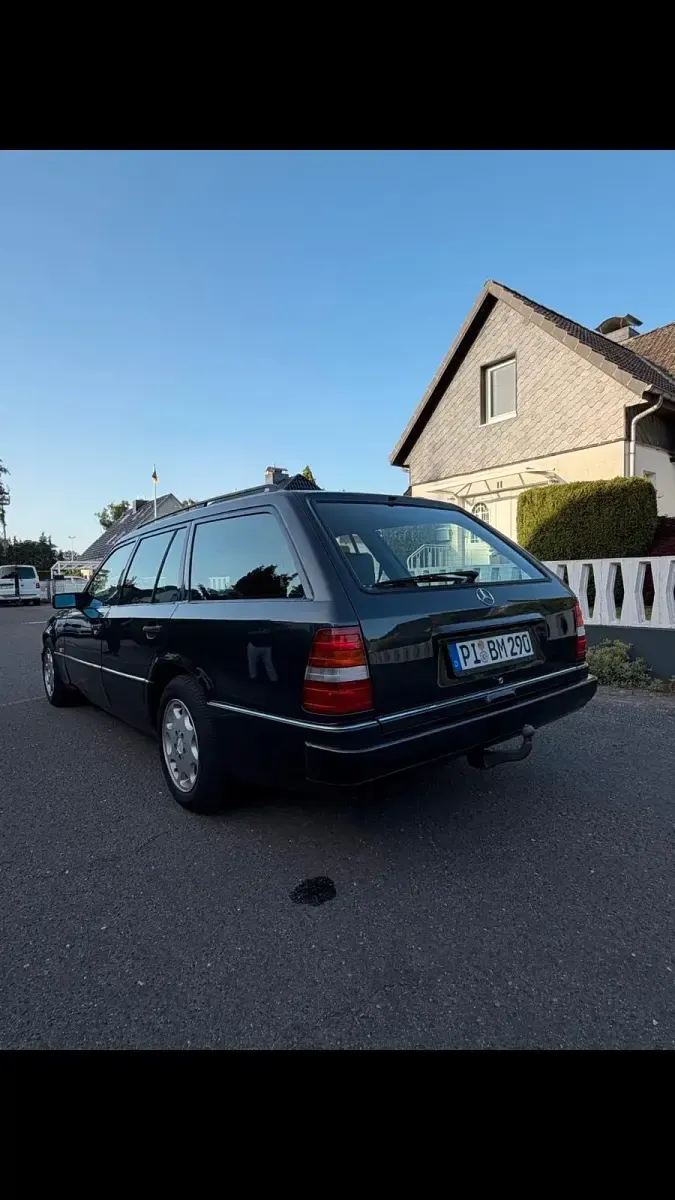 Gebraucht Mercedes E320 220 PS (161 kW) 1993 Schwarz Kombi