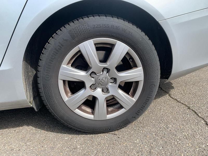 Gebraucht Audi A4 Ambiente 120 PS (88 kW) 2010 Silber Limousine