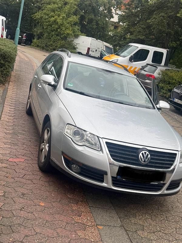 Silber Gebraucht 2007 VW Passat Kombi | 2.210 € (Fairer Preis) - Bild 1/4