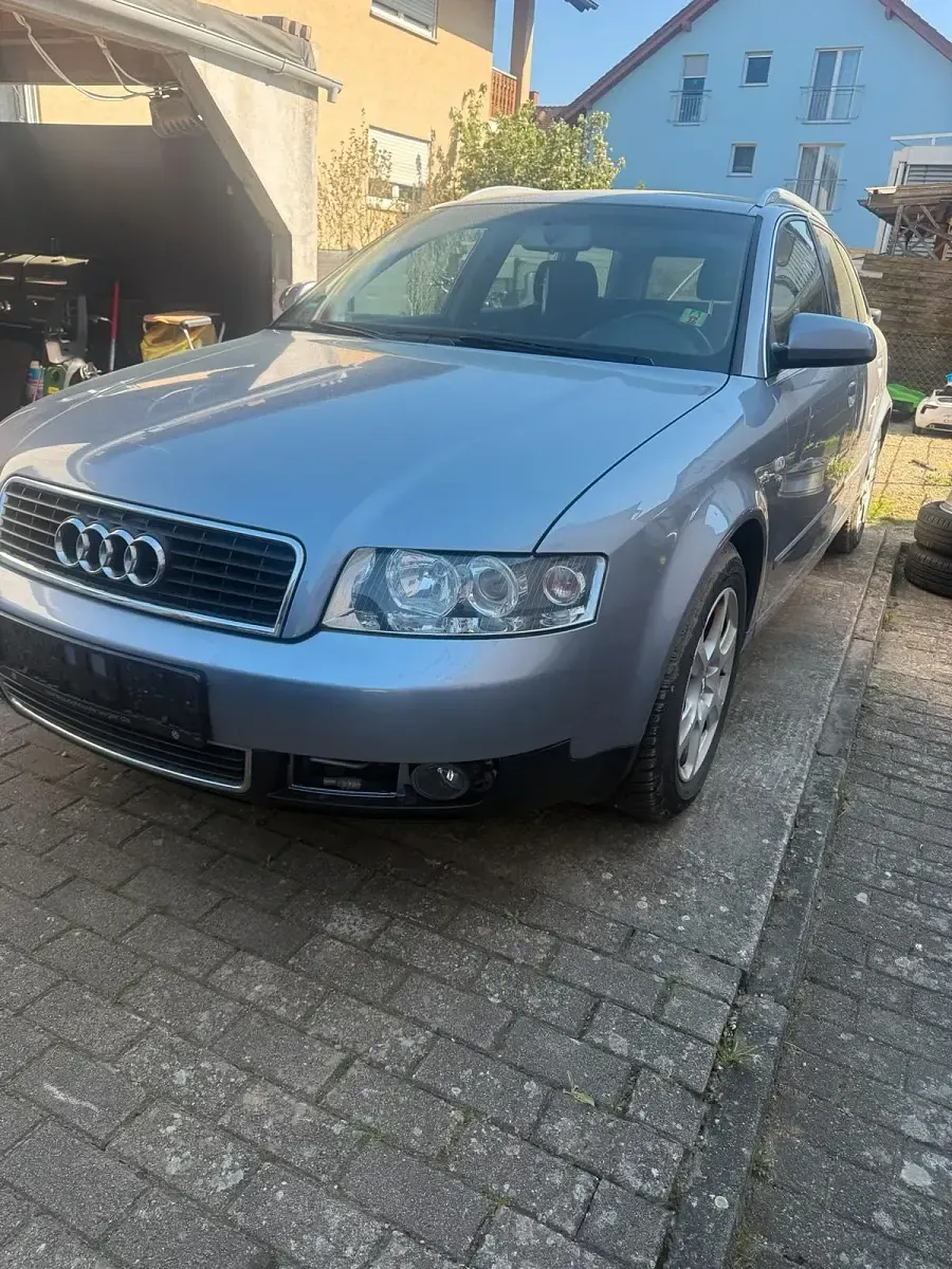 Second-hand Audi A4 131 CP (96 kW) 2004 Albastru Break