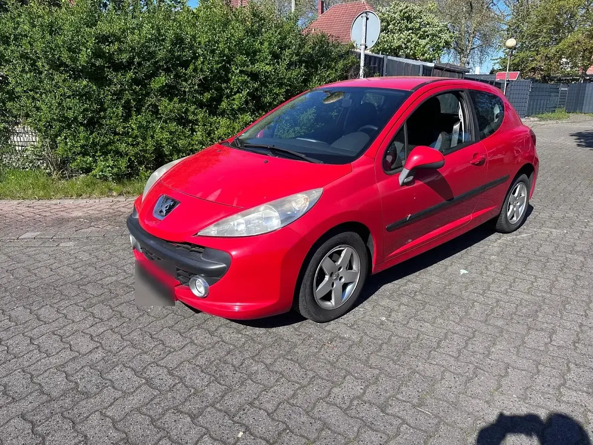 Gebraucht Peugeot 207 73 PS (53 kW) 2009 Rot Kleinwagen
