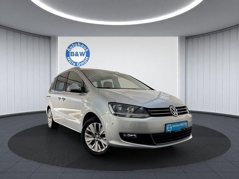 Silber Gebraucht 2013 VW Sharan Life Van / Kleinbus | 14.999 € (Fairer Preis) - Bild 1/4