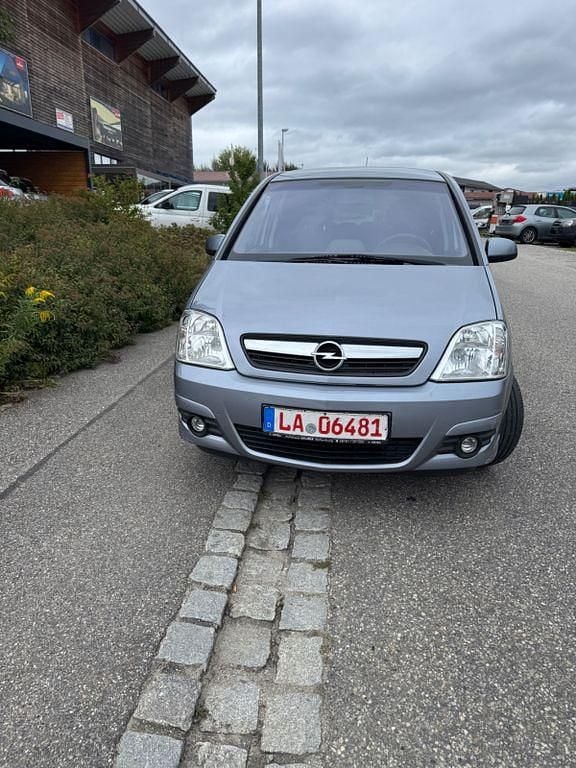 Silber Gebraucht 2009 Opel Meriva Edition Van / Kleinbus | 1.650 € (Superpreis) - Bild 1/4