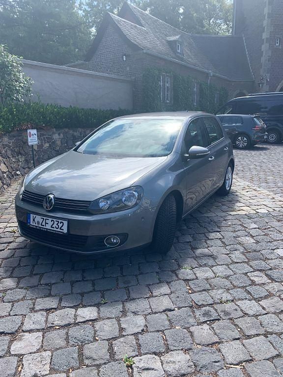 Grau Gebraucht 2009 VW Golf VI Comfortline Limousine | 6.999 € (Fairer Preis) - Bild 1/4