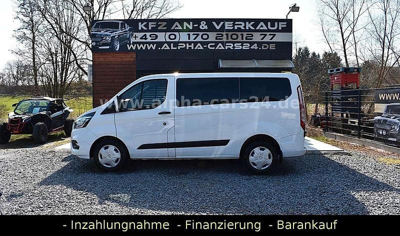 Gebraucht Ford Transit Tourneo 105 PS (77 kW) 2018 Frozen white Van / Kleinbus