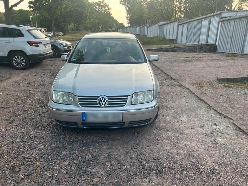 Silber Gebraucht 2004 VW Bora Limousine | 2.490 € (Fairer Preis) - Bild 1/4