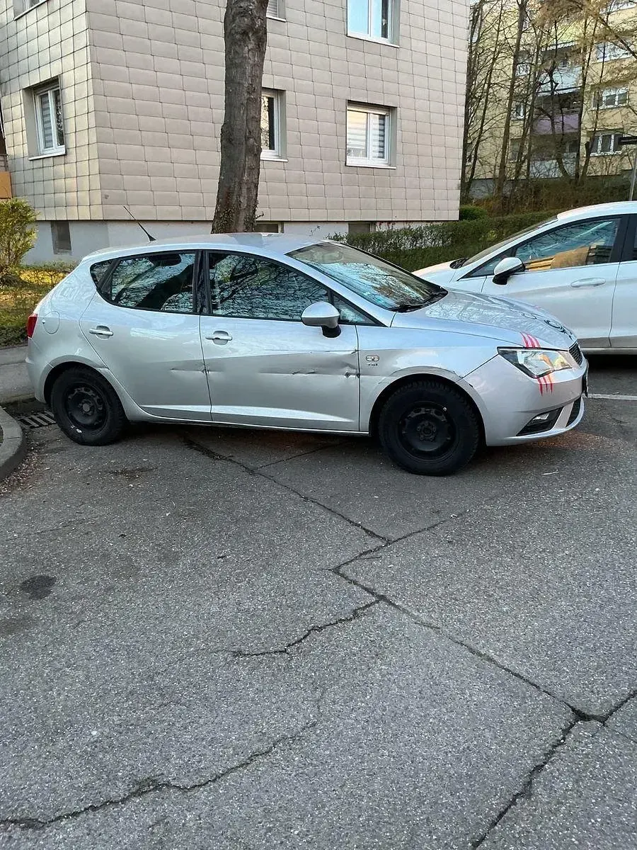Używany Seat Ibiza FR 105 KM (77 kW) 2012 Szary Hatchback
