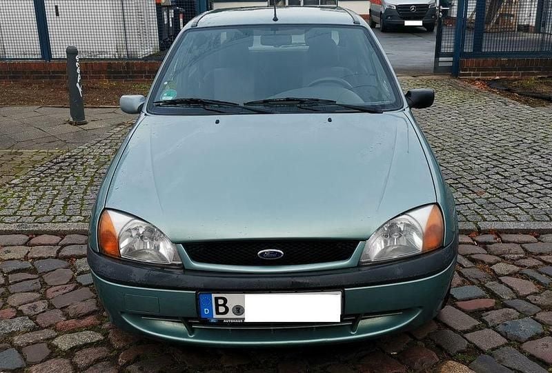 Grün Gebraucht 2002 Ford Fiesta Limousine | 650 € (Guter Preis) - Bild 1/4