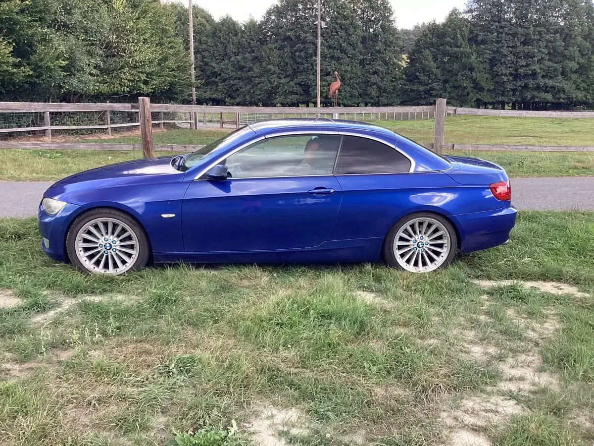 Gebraucht BMW 330 180 PS (132 kW) 2009 Blau Cabrio