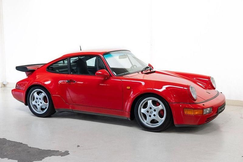Begagnad Porsche 964 320 HK (235 kW) 1992 Röd