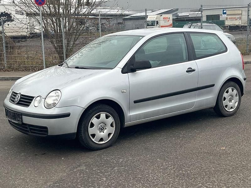 Silber Gebraucht 2003 VW Polo Limousine | 999 € (Superpreis) - Bild 1/4