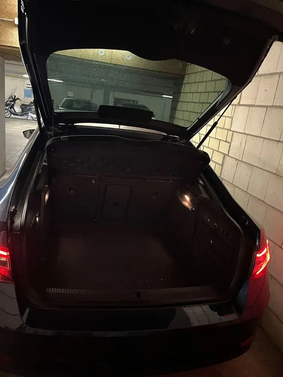Gebraucht Skoda Superb Style 150 PS (110 kW) 2019 Blau Limousine