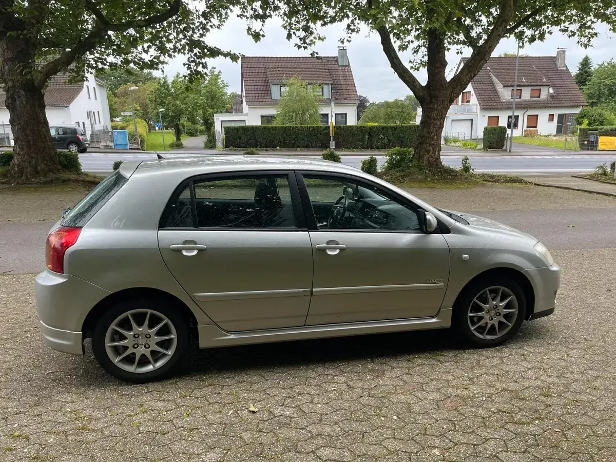 Gebraucht Toyota Corolla 116 PS (85 kW) 2006 Silber Limousine