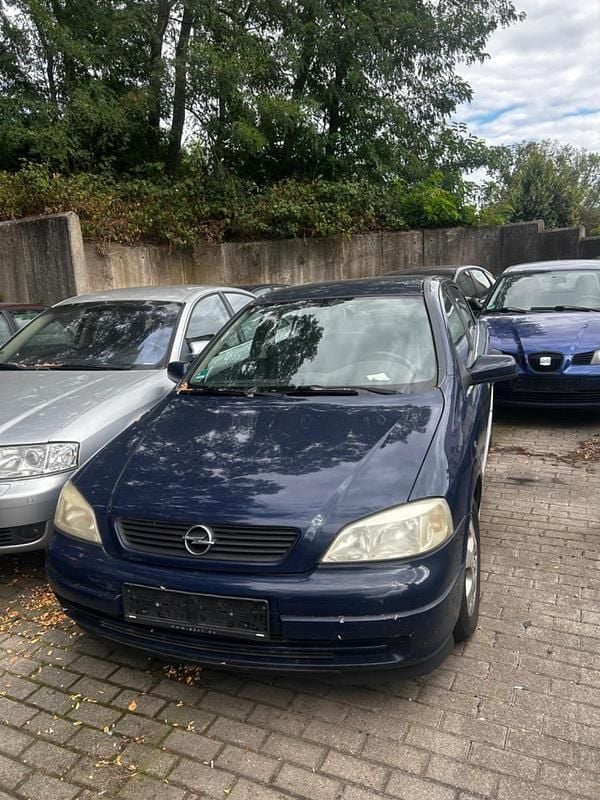 Blau Gebraucht 2000 Opel Astra Limousine | 850 € (Superpreis) - Bild 1/4