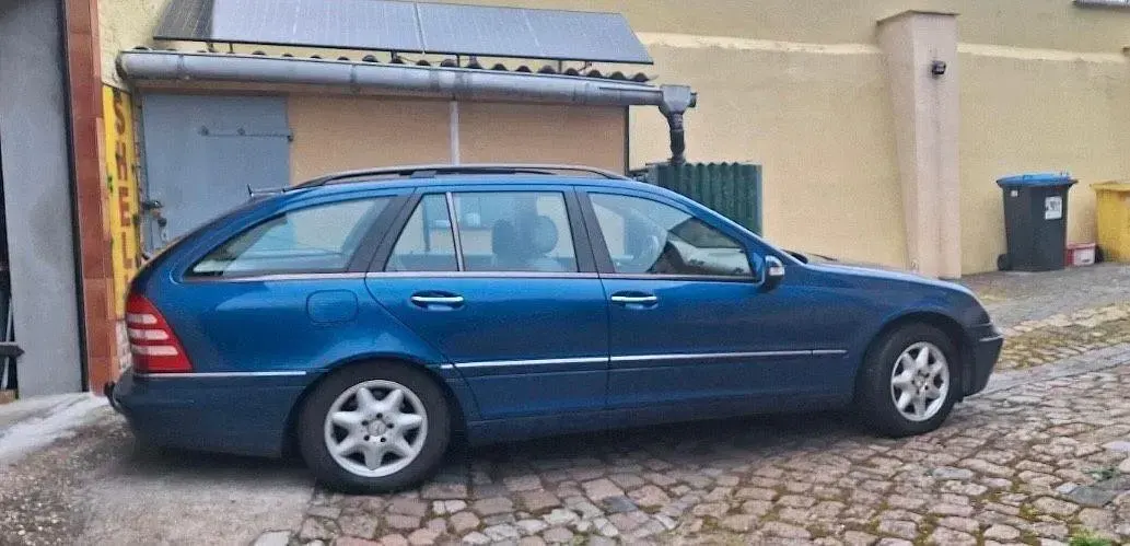 Gebraucht Mercedes C220 Elegance 143 PS (105 kW) 2003 Blau Kombi