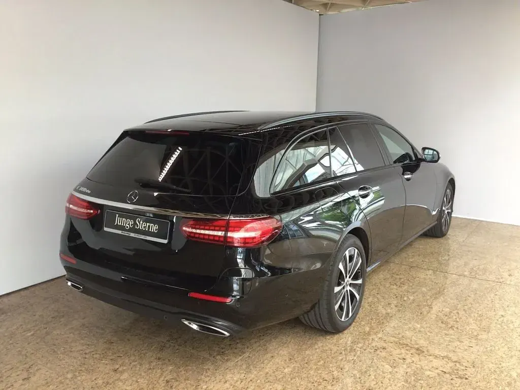 Gebraucht Mercedes E300 Avantgarde 306 PS (225 kW) 2021 Schwarz Limousine