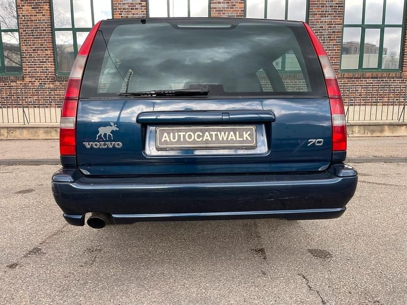 Gebraucht Volvo V70 140 PS (102 kW) 1998 Blau Kombi