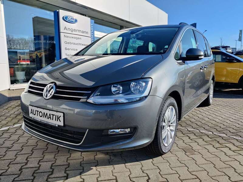 Grau Gebraucht 2020 VW Sharan Comfortline Van / Kleinbus | 24.900 € (Fairer Preis) - Bild 1/4