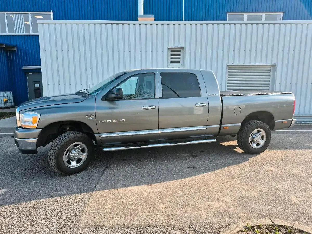 Usata Dodge Ram 345 CV (253 kW) 2006 Argento Pick-up