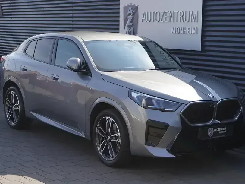 Gebraucht BMW X2 M Sport 156 PS (114 kW) 2024 Skyscraper grau metallic SUV