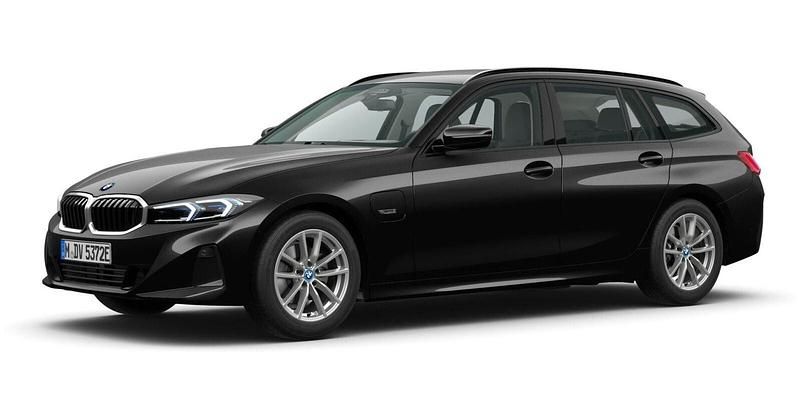 Schwarz Gebraucht 2023 BMW 330e Comfort Edition Kombi | 36.054 € (Guter Preis) - Bild 1/4