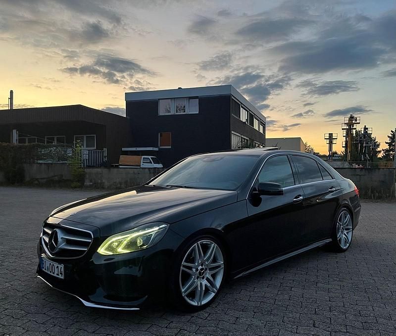 Schwarz Gebraucht 2013 Mercedes E400 AMG Limousine | 16.999 € - Bild 1/4