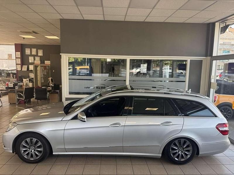 Silber Gebraucht 2011 Mercedes E220 Elegance Kombi | 5.990 € (Fairer Preis) - Bild 1/3