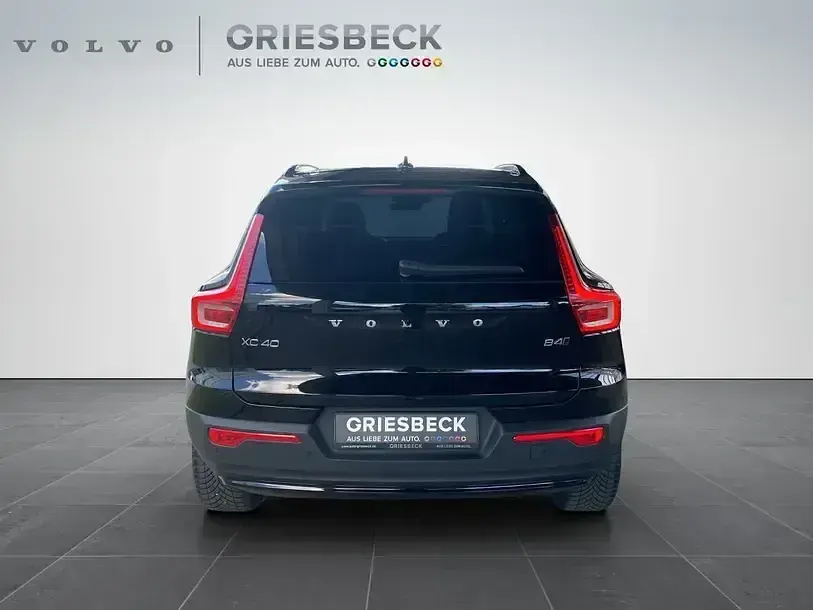 Gebraucht Volvo XC40 Plus 197 PS (144 kW) 2023 Black solid (stone) / solid SUV