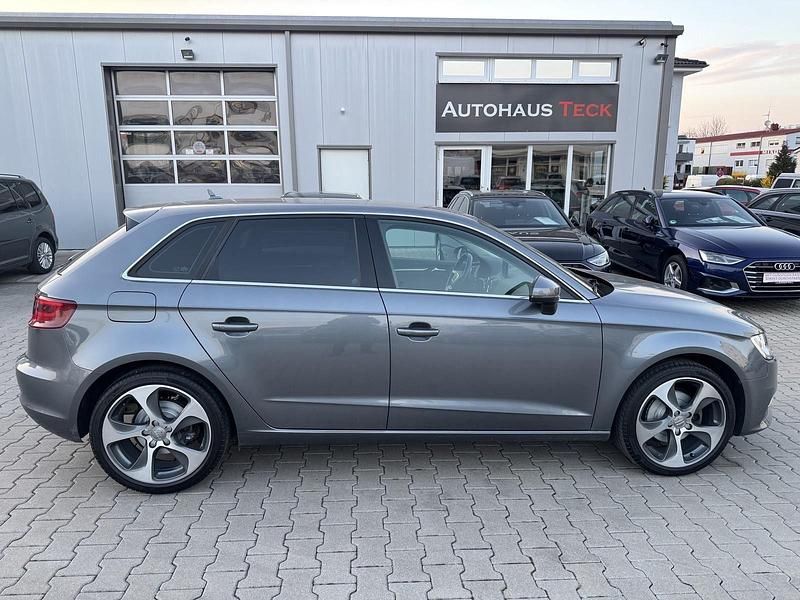 Gebraucht Audi A3 Ambiente 140 PS (102 kW) 2013 Grau Kombi