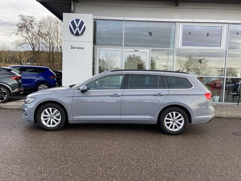 Gebraucht VW Passat Business 122 PS (89 kW) 2022 Grau Kombi
