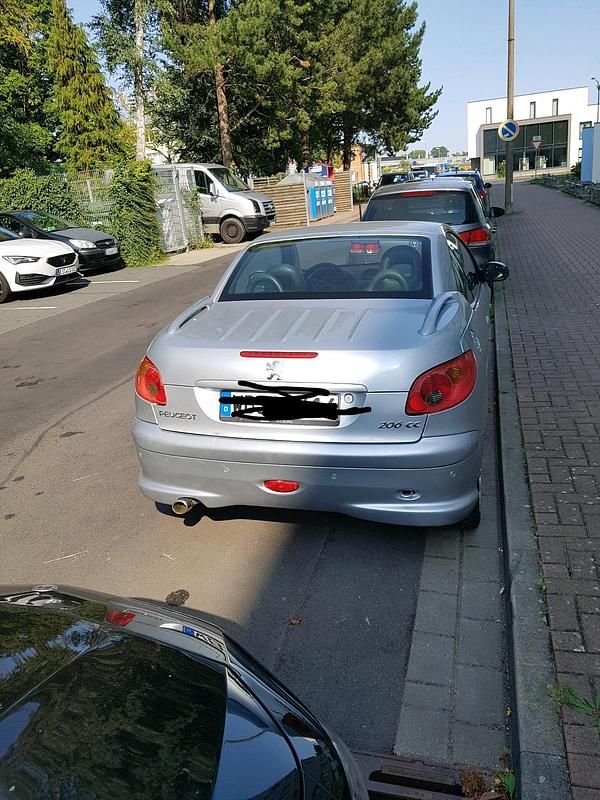 Grau Gebraucht 2004 Peugeot 206 CC Cabrio | 500 € (Superpreis) - Bild 1/4
