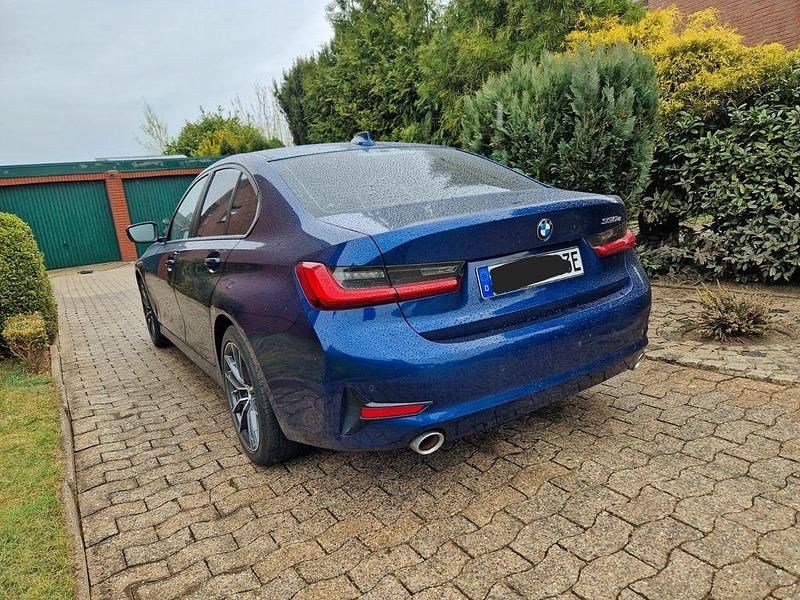 Gebraucht BMW 330e 292 PS (214 kW) 2019 Blau Limousine