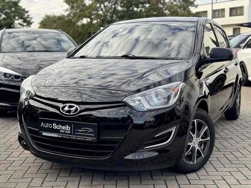 Schwarz Gebraucht 2014 Hyundai i20 Edition Limousine | 7.450 € (Fairer Preis) - Bild 1/4