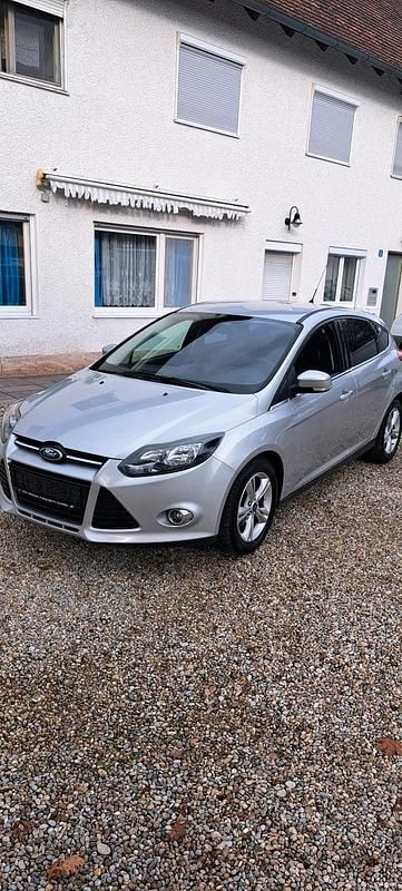 Silber Gebraucht 2013 Ford Focus Titanium Kleinwagen | 6.000 € (Fairer Preis) - Bild 1/4
