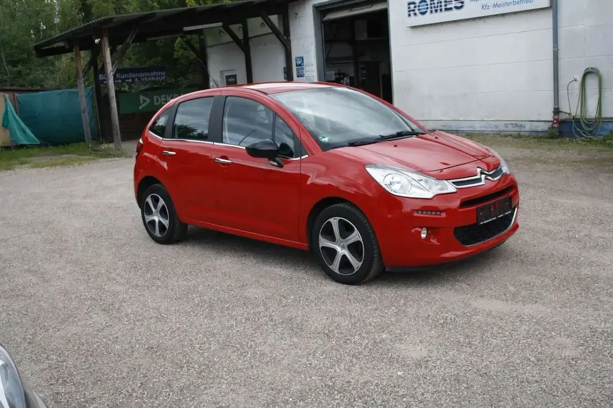 Gebraucht Citroën C3 SELECTION 82 PS (60 kW) 2016 Rot Limousine