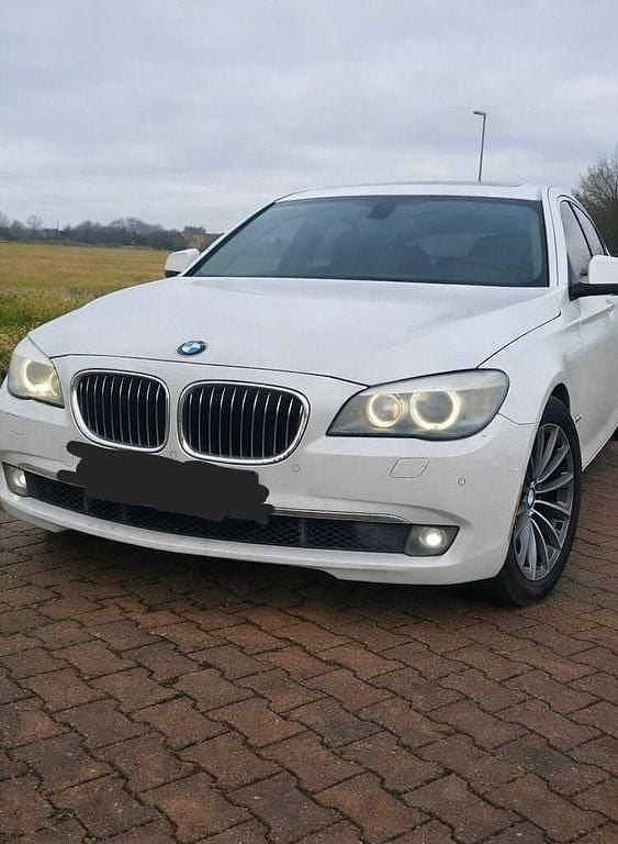 Weiß Gebraucht 2010 BMW 740L Limousine | 7.999 € (Fairer Preis) - Bild 1/4