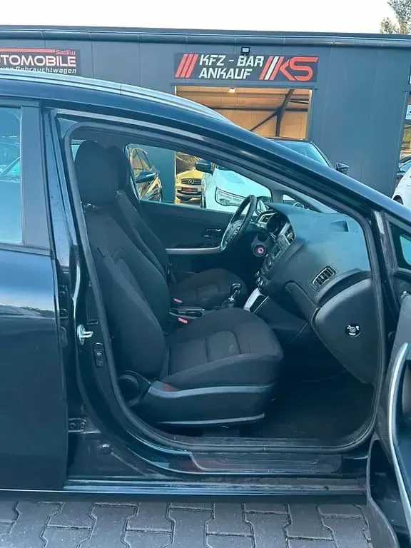 Gebraucht Kia Ceed 135 PS (99 kW) 2017 Schwarz Kleinwagen