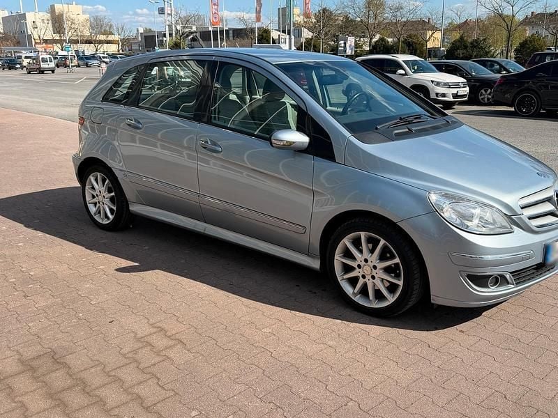 Gebraucht Mercedes B200 136 PS (100 kW) 2008 Blau Van / Kleinbus