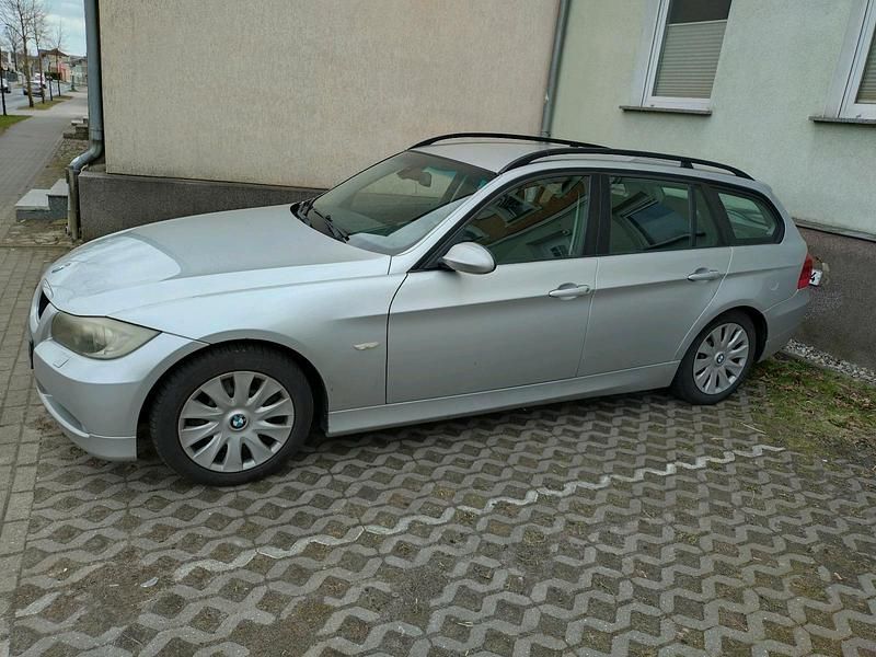 Gebraucht BMW 320 150 PS (110 kW) 2006 Silber Kombi