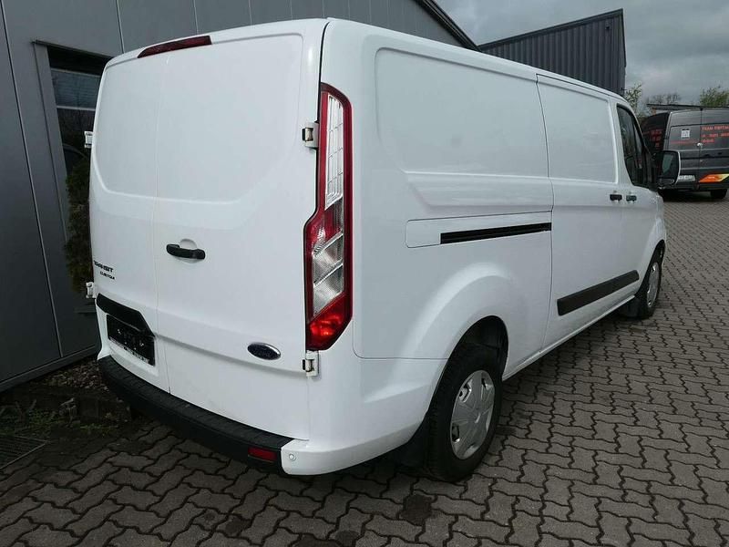 Second-hand Ford Transit Custom 105 CP (77 kW) 2022 Alb Monovolum