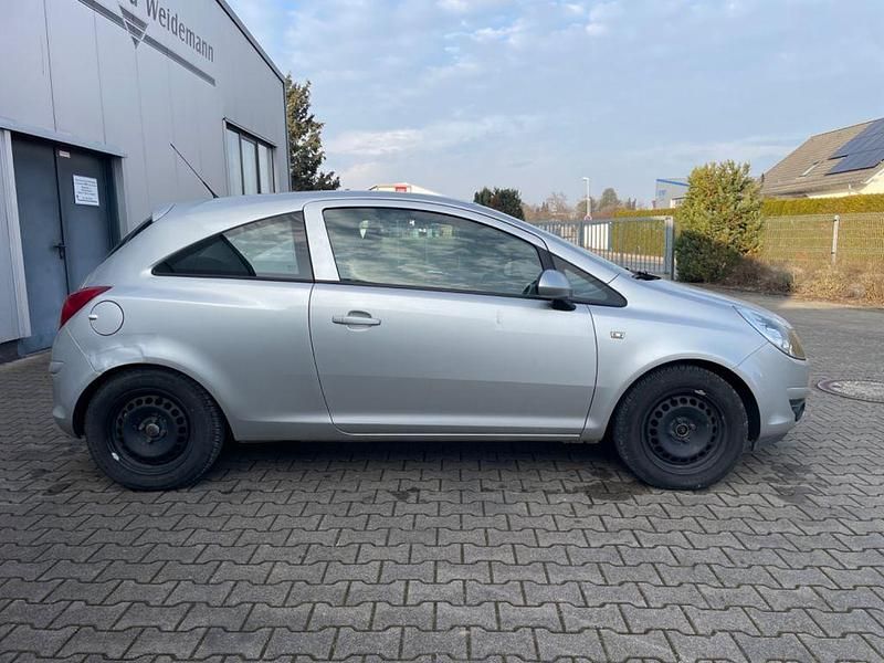 Gebraucht Opel Corsa Edition 80 PS (58 kW) 2008 Silber Kleinwagen