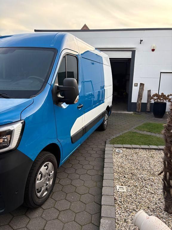 Gebraucht Renault Master 179 PS (131 kW) 2020 Blau Limousine