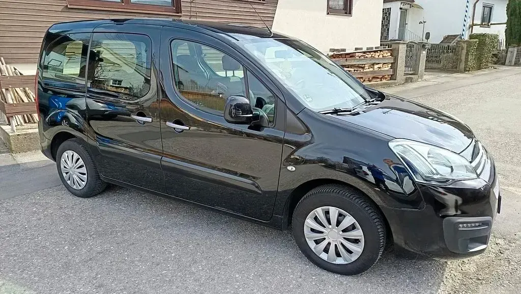 Gebraucht Citroën Berlingo 120 PS (88 kW) 2015 Schwarz Van / Kleinbus