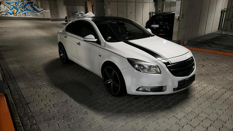 Gebraucht Opel Insignia 220 PS (161 kW) 2008 Weiß Limousine