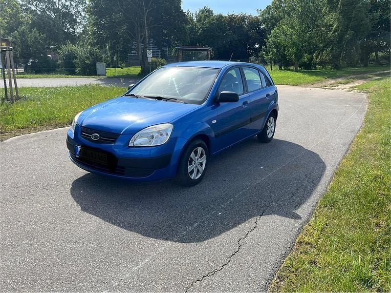 Blau Gebraucht 2009 Kia Rio Kleinwagen | 2.500 € (Guter Preis) - Bild 1/4